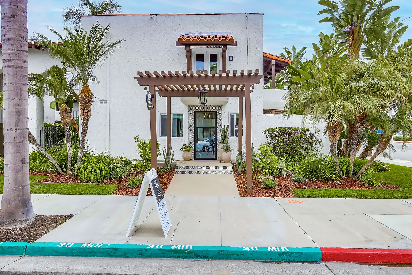 Gallery of model units and common areas at VIVA Apartment Homes, Anaheim, CA.