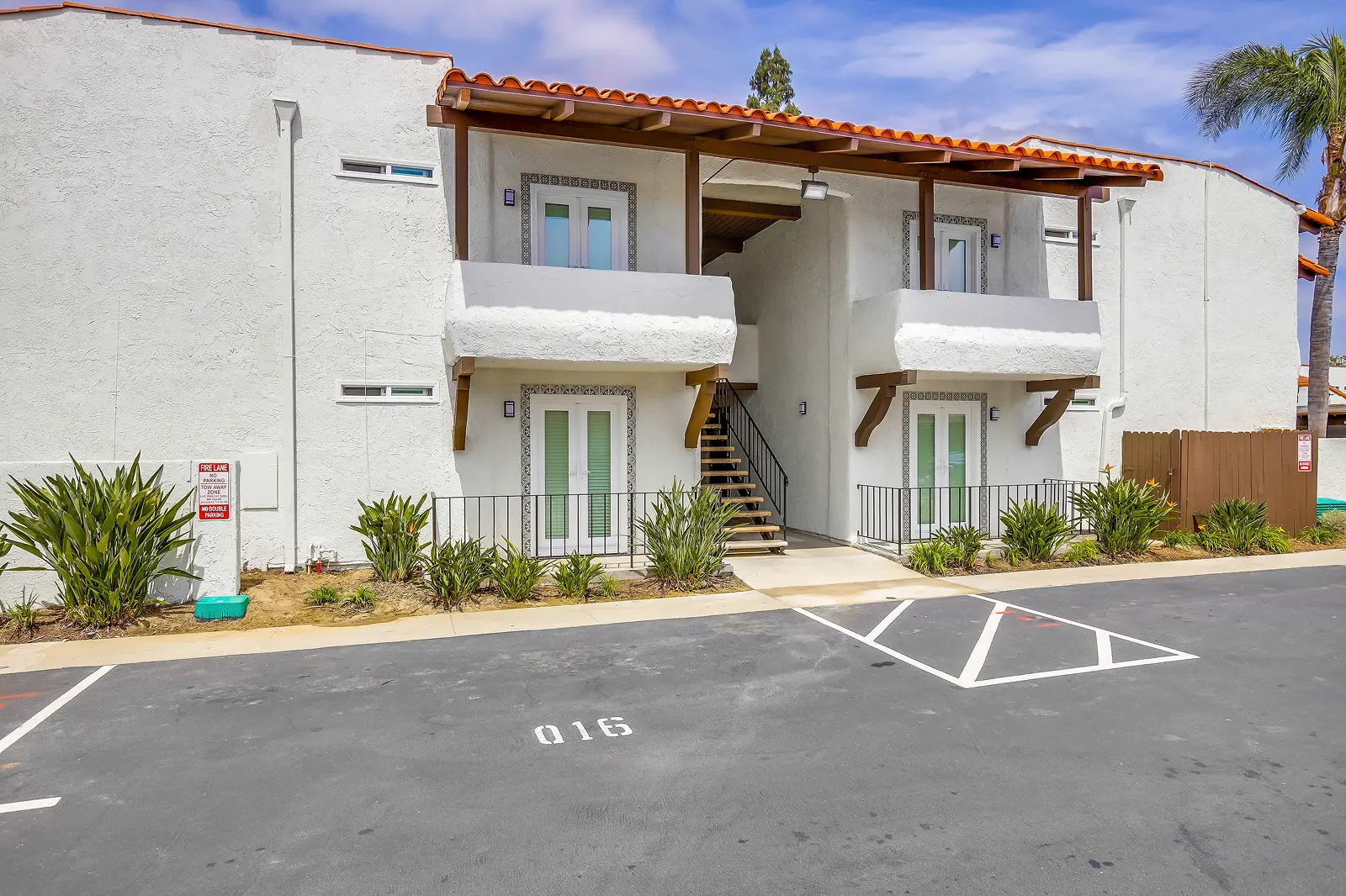 Gallery of model units and common areas at VIVA Apartment Homes, Anaheim, CA.