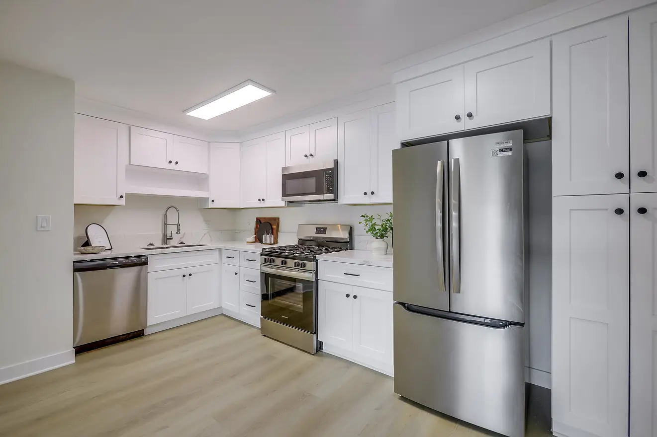 Gallery of model units and common areas at VIVA Apartment Homes, Anaheim, CA.