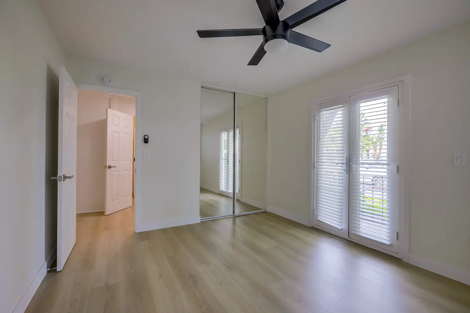 Gallery of model units and common areas at VIVA Apartment Homes, Anaheim, CA.