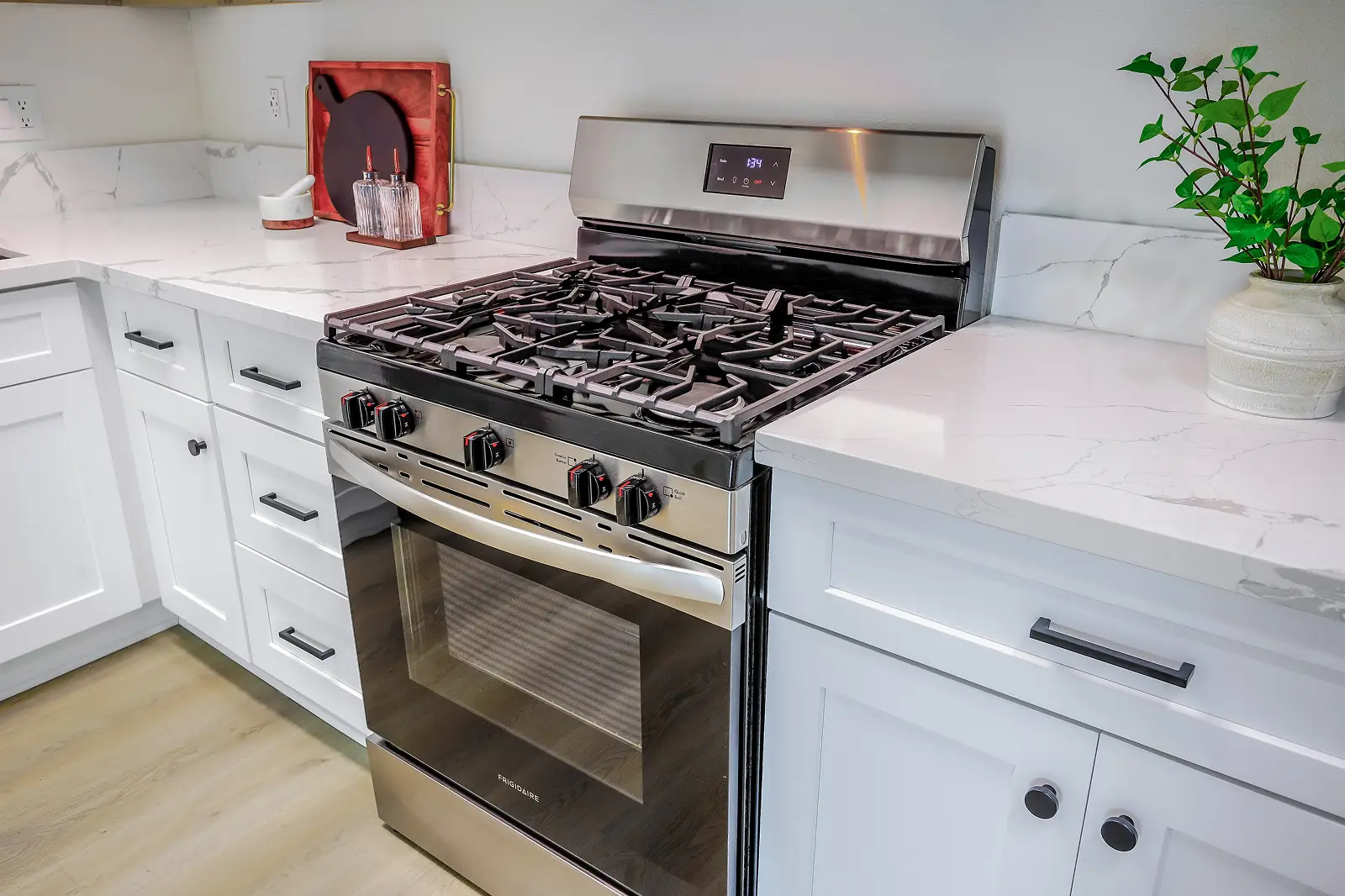 Gallery of model units and common areas at VIVA Apartment Homes, Anaheim, CA.