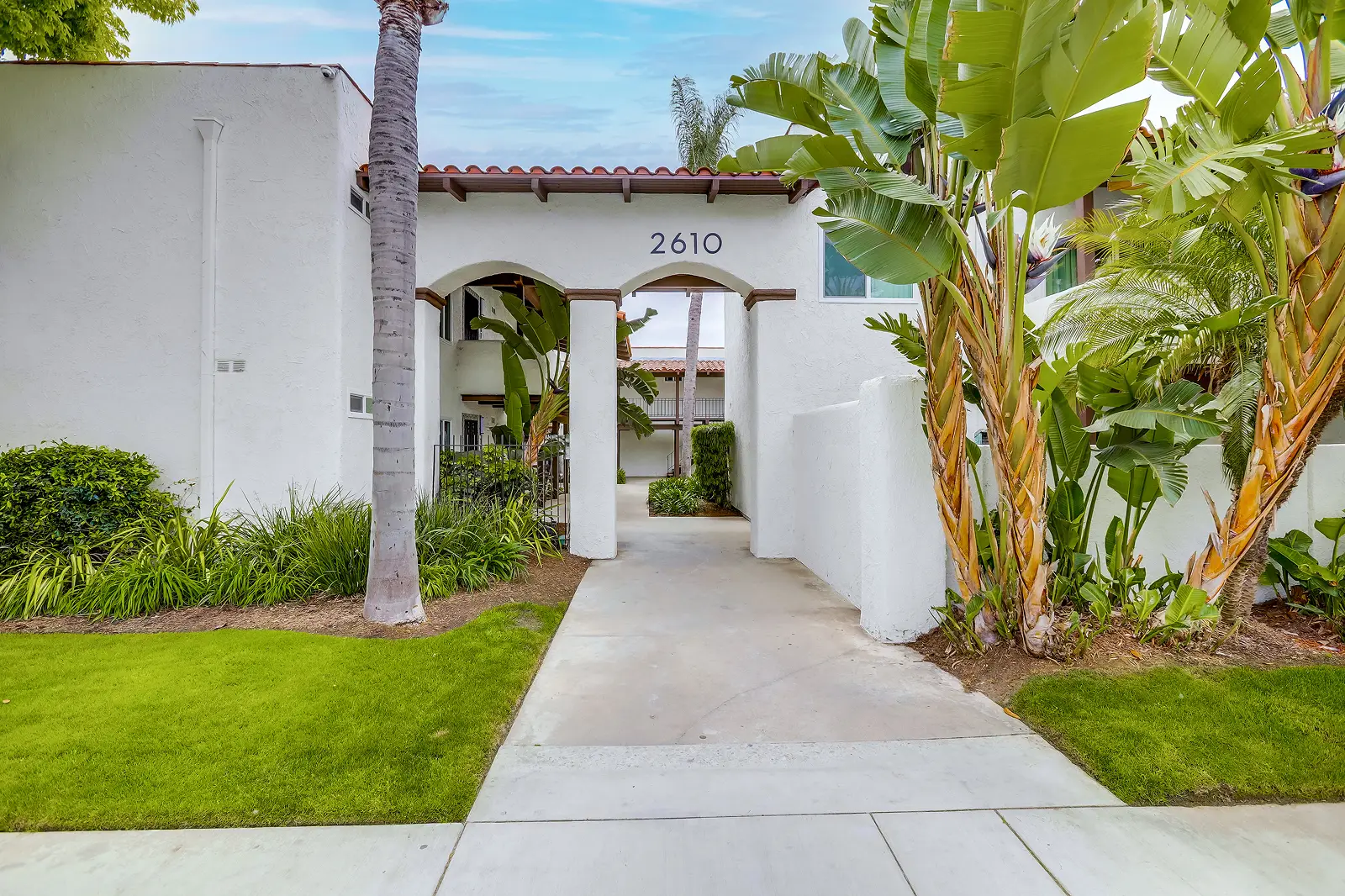 Gallery of model units and common areas at VIVA Apartment Homes, Anaheim, CA.