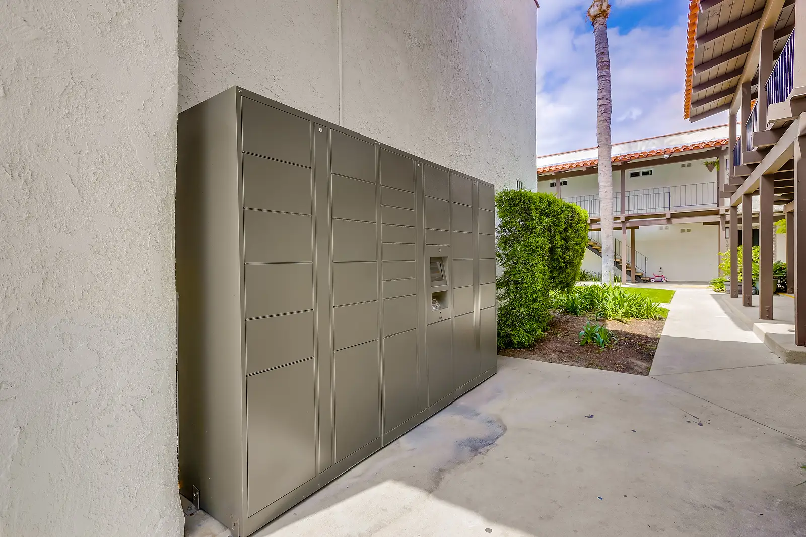 Gallery of model units and common areas at VIVA Apartment Homes, Anaheim, CA.