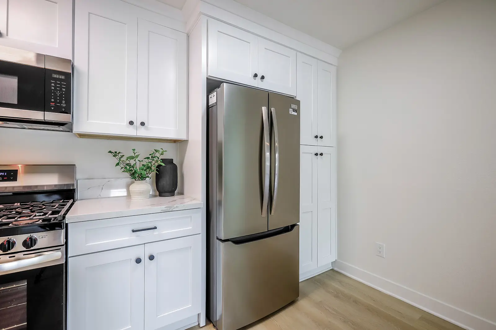 Gallery of model units and common areas at VIVA Apartment Homes, Anaheim, CA.